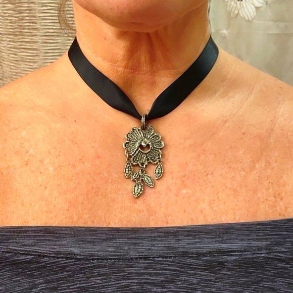 Choker necklace - Picture 1 of 10